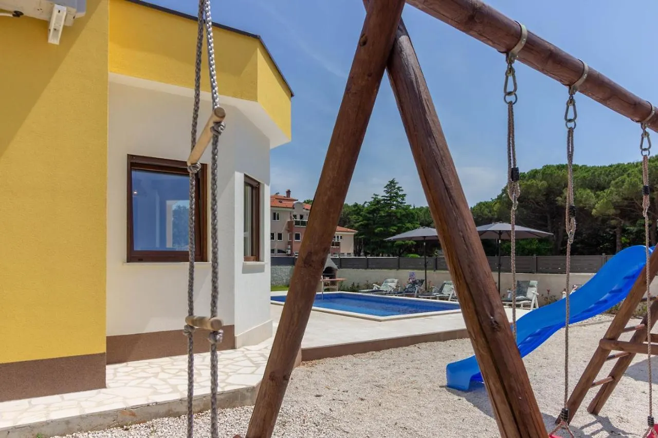 Modern Villa Eve In Medulin With Pool Near The Beach