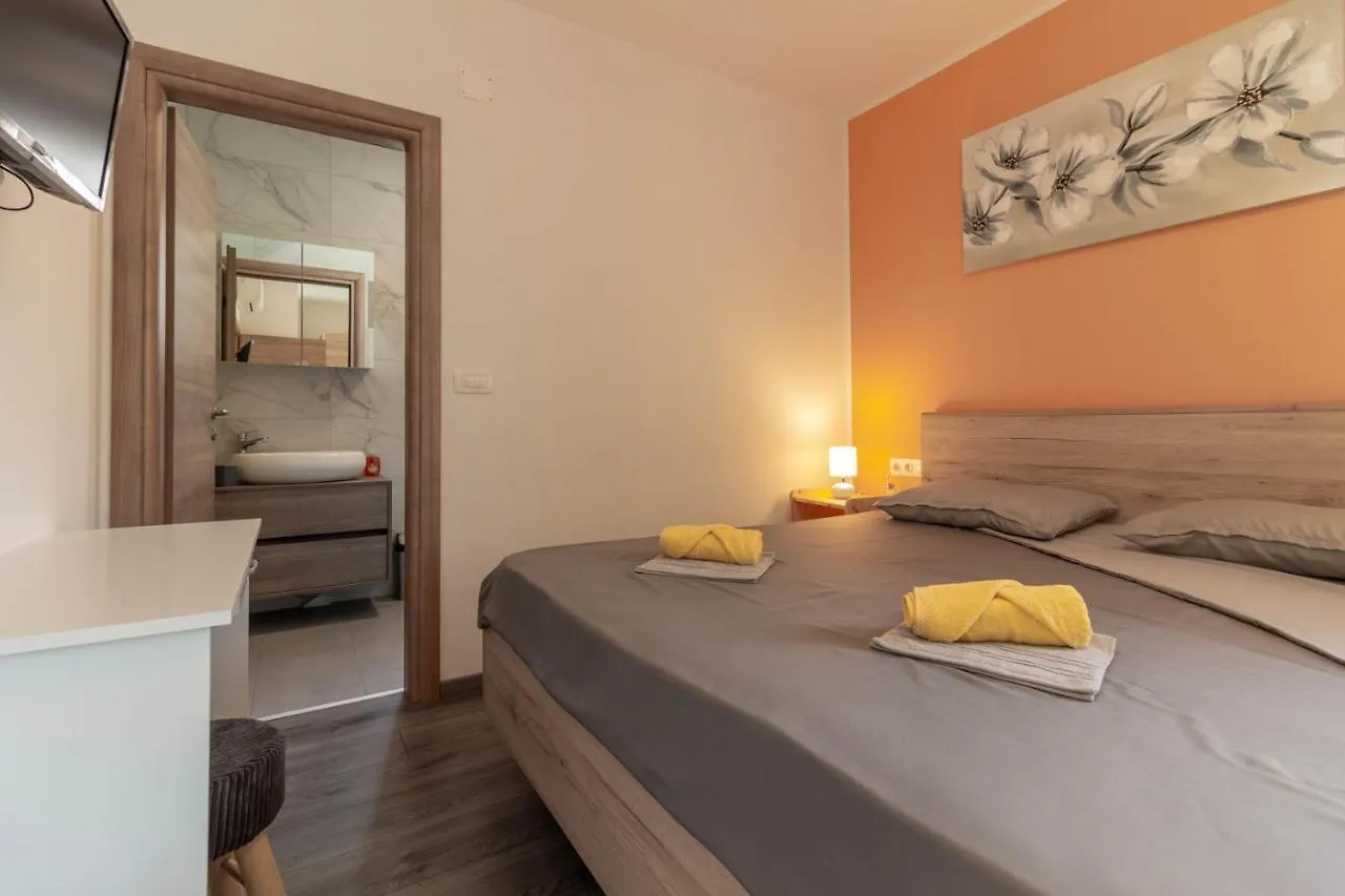 Modern Villa Eve In Medulin With Pool Near The Beach 0*,  Croácia