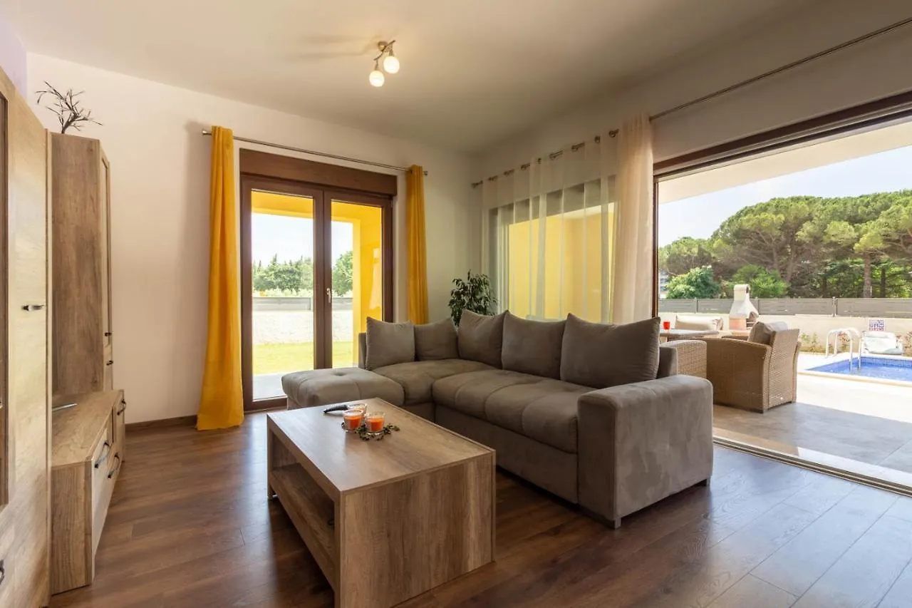 Modern Villa Eve In Medulin With Pool Near The Beach