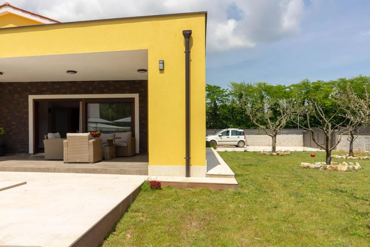 Modern Villa Eve In Medulin With Pool Near The Beach 0*,  كرواتيا