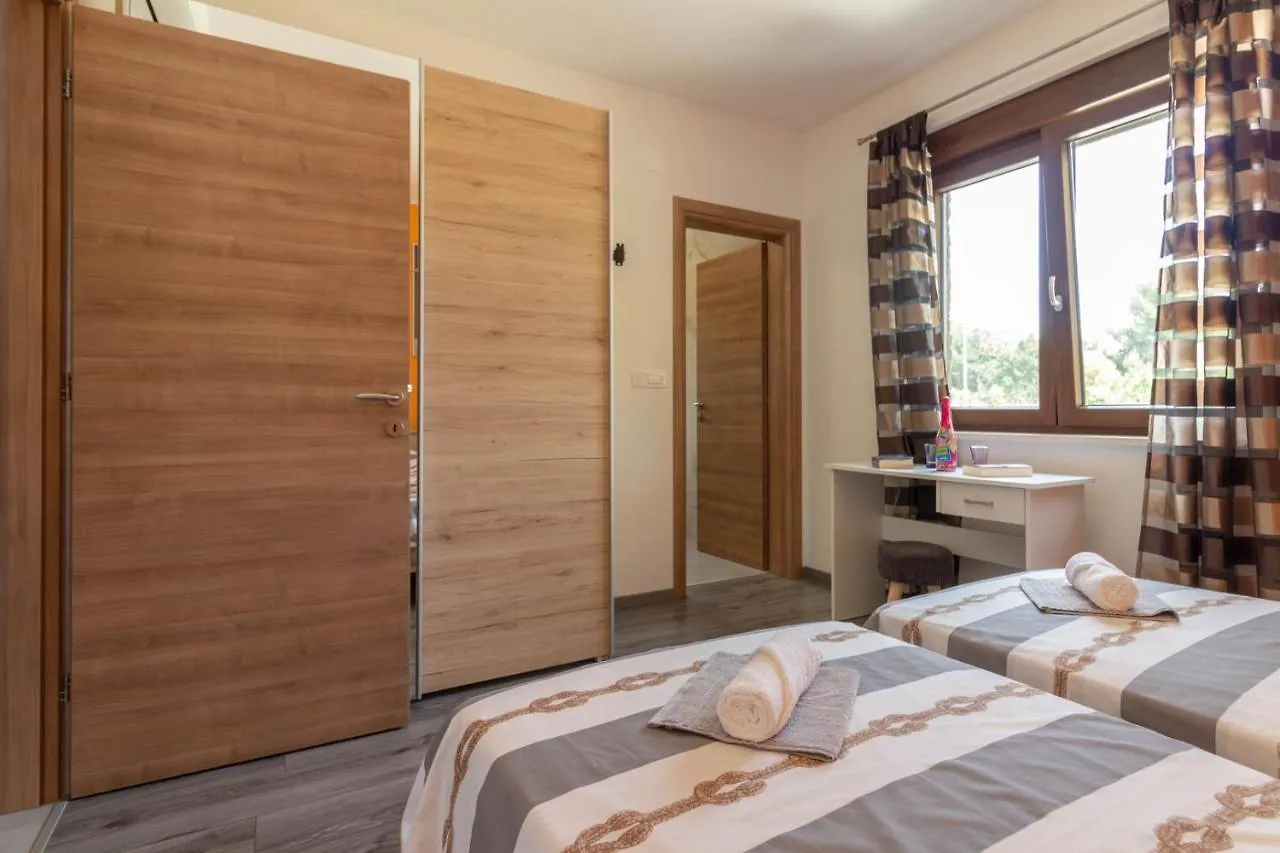Modern Villa Eve In Medulin With Pool Near The Beach Croácia